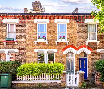 SHORT LET - A beautiful three bedroom house on the desirable Elsley Road. - Photo 2