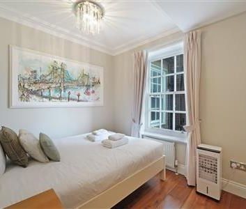 Malvern Court, Onslow Square, SW7 - Photo 2
