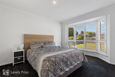 Family Home In Great Location - Photo 2