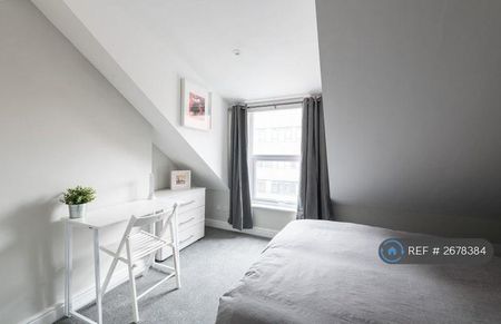 1 bedroom in a house share to rent - Photo 5