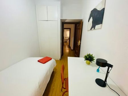 Avenida del Mediterráneo, Madrid, Community of Madrid 28007 - Photo 5