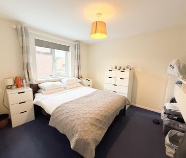 5 bedroom semi-detached house to rent - Photo 4