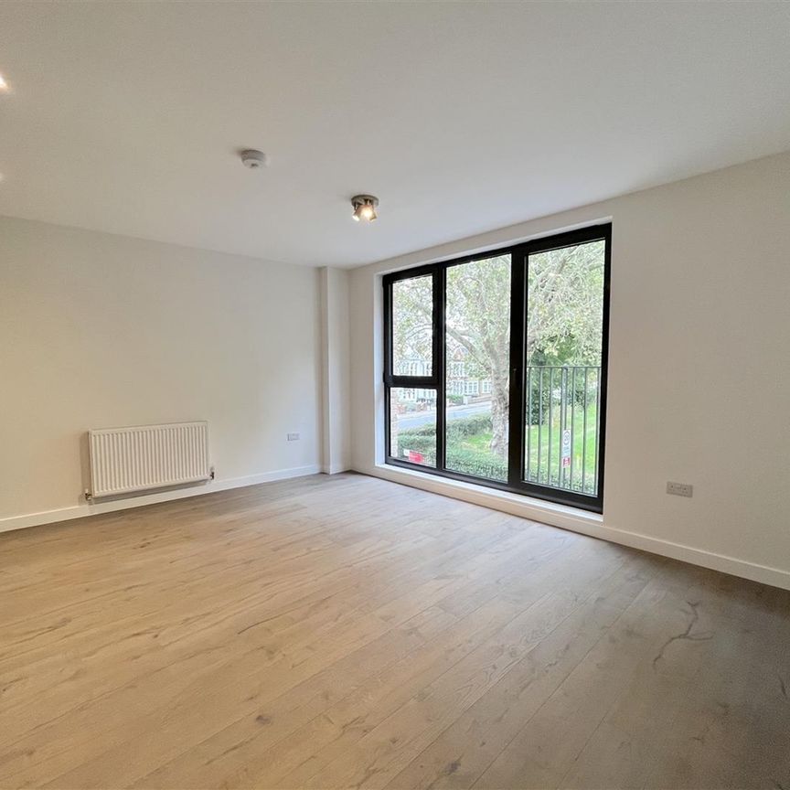 2 Bed Flat, Parkview House, N8 - Photo 1