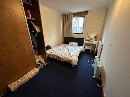 2 bedroom end of terrace house to rent - Photo 3