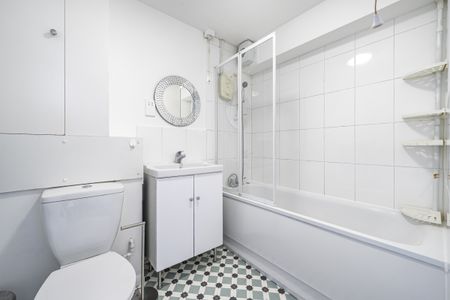 Palace Road, Tulse Hill, London, SW2 - Photo 3