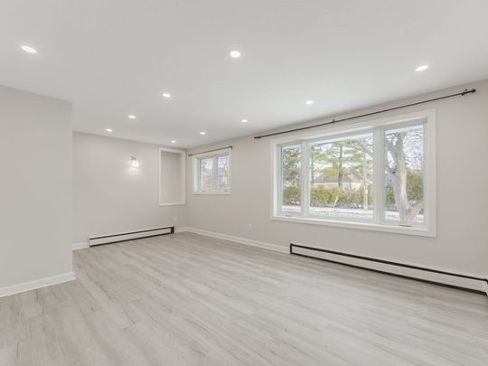 For Lease - 708 Carnegie Avenue Unit# Upper, Oshawa, Ontario - Photo 1