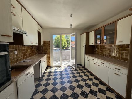 Location Appartement 3 pièces 70m² BRIGNOLES 83170 - Photo 3