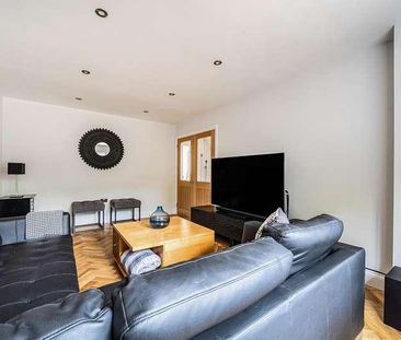 Bishops Green, Newbury, RG20 - Photo 2