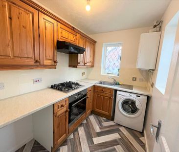 2 bedroom terraced house to rent - Photo 4