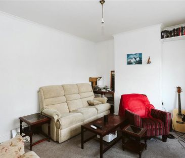 4 bedroom semi-detached house to rent - Photo 2