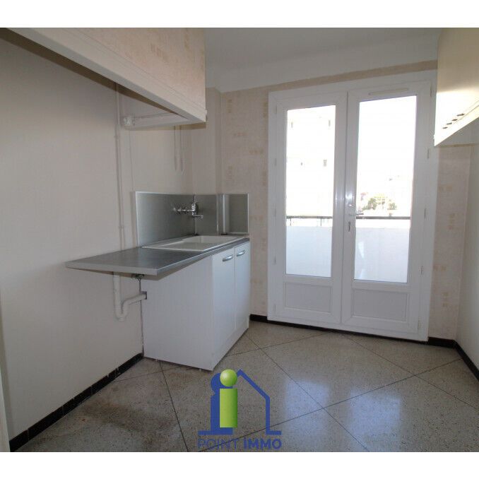 Appartement 3 pièces 62m2 MARSEILLE 4EME 900 euros - Photo 1