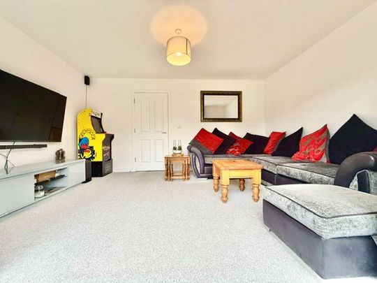 3 bedroom end of terrace house to rent - Photo 1