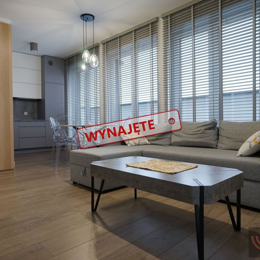 Trzy pokoje, ul. Strzelecka - Zdjęcie 1