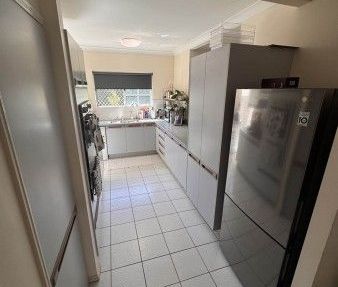 MODERN 3 BEDROOM TOWNHOUSE FOR RENT - Photo 3