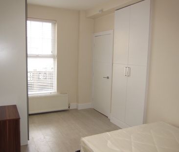 1 Bed Flat, Vant Road, SW17 - Photo 1