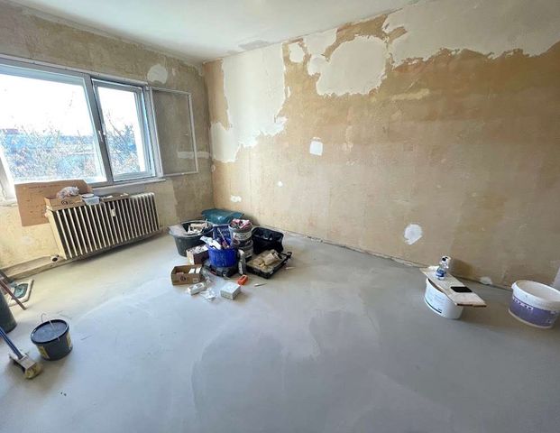 3-Zimmer Wohnung mit Balkon f&uuml;r Renovierungsfreudige! - Photo 1