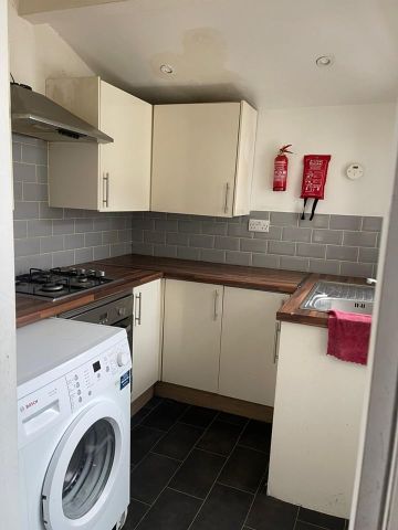 Room in a Shared House, Royal Park Avenue, LS6 - Photo 3