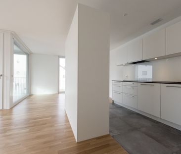 MODERNE & LICHTDURCHFLUTENDE WOHNUNG SUCHT NEUEN MIETER! - Photo 2