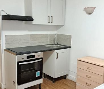 Studio to rent - Photo 6