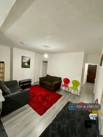 1 bedroom in a house share to rent - Photo 5