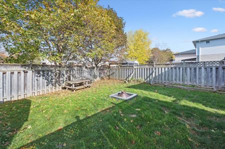 For Lease - 424 Benesfort Court, Kitchener, Ontario - Photo 5