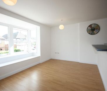 3 bedroom flat to rent - Photo 4
