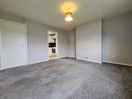 1 bedroom ground floor flat to rent - Photo 5