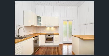 Charming Cottage with Character - Photo 5