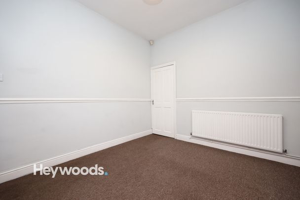 2 bed terraced house to rent in Victoria Street, Stoke-on-Trent, Staffordshire - Photo 1