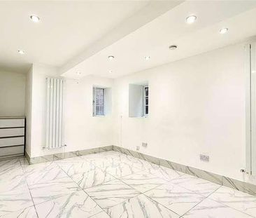 Paddock Gate, North Street, Winkfield, Windsor, Berkshire, RG12 - Photo 2