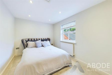 4 bedroom detached house to rent - Photo 4