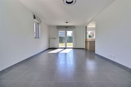 Maison de 2021 avec 3 chambres et 2 salles d’eau sur un terrain de 3,79 ares - Foto 3