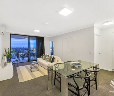 Furnished Top floor 2 bedroom units - CLOSE TO EVERYTHING +PHYSICAL... - Photo 1