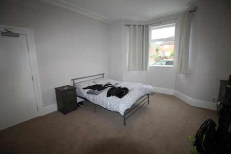 6 Bed Student Accommodation - Photo 3