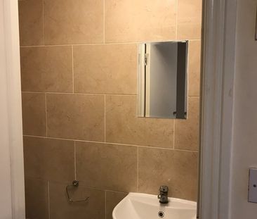 Studio Flat, High Road Leyton, E15 - Photo 5