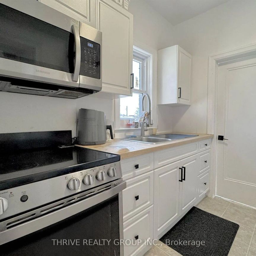 230 Grey Street #Upper - Photo 1