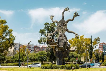 4 room luxury Flat for rent in Valencia - Photo 4