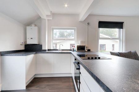 5 bedroom end of terrace house to rent - Photo 2