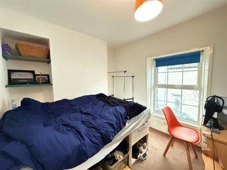 15 Albert Street - Photo 2