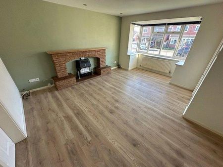 4 bedroom detached house to rent - Photo 2