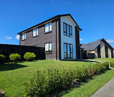 4BR Family Haven in Paerata - Photo 2