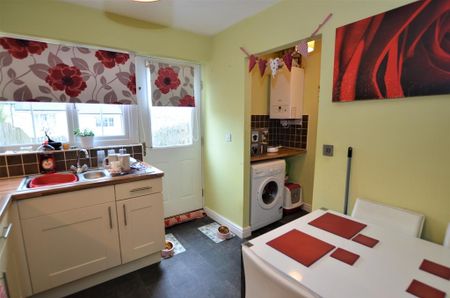 2 bedroom terraced house to rent - Photo 5