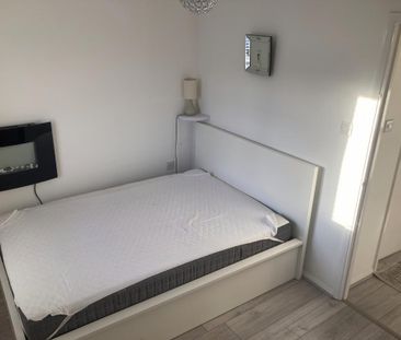 2 bedroom end of terrace house to rent - Photo 4
