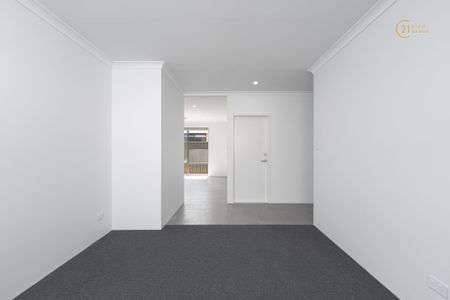 Walk to Coles @ $800 Per Week - Photo 2