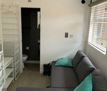 Studio Flat, London, NW2 - Photo 1