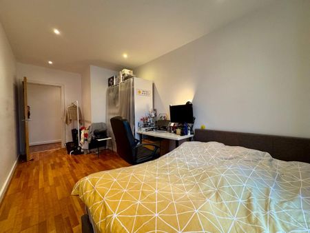 3 bedroom flat to rent - Photo 3