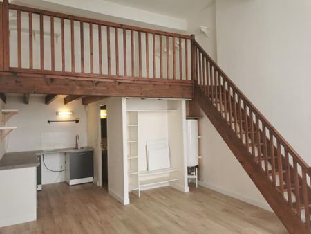Location Appartement 1 pièce 41m² BORDEAUX 33000 - Photo 2