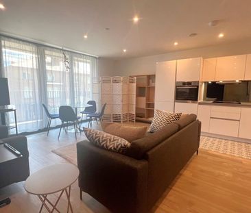 Fairfield Avenue, Staines, Surrey, TW18 - Photo 3