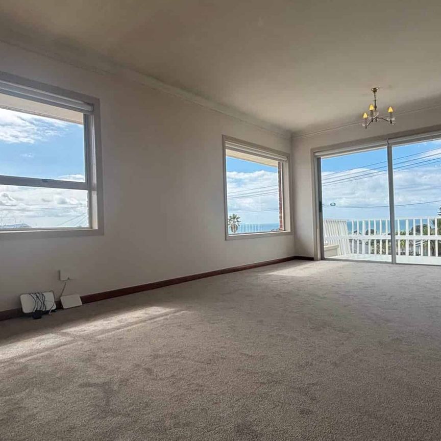 Spacious Family Home with Sea Views - Availabl... - Photo 1