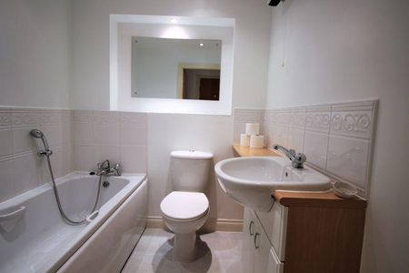 2 bedroom apartment to rent - Photo 4